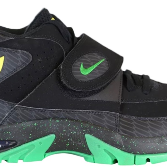 Athletic_Shoes